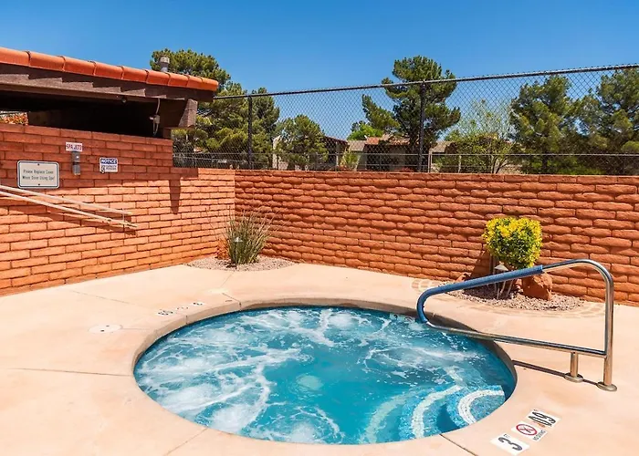 - Pool, Hot Tub, Pickleball, Bbq, Ev Charger Holiday home *
